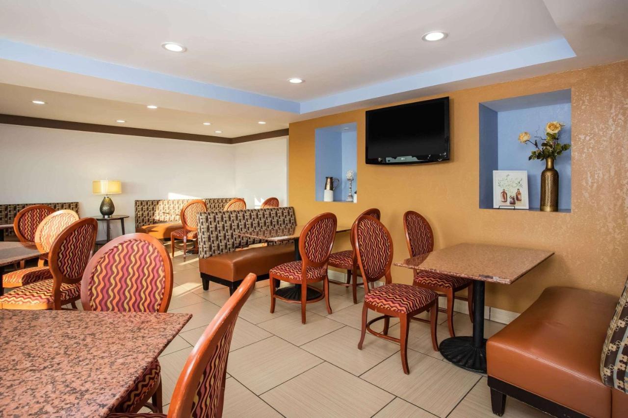 Travelodge By Wyndham Fort Wayne North Extérieur photo