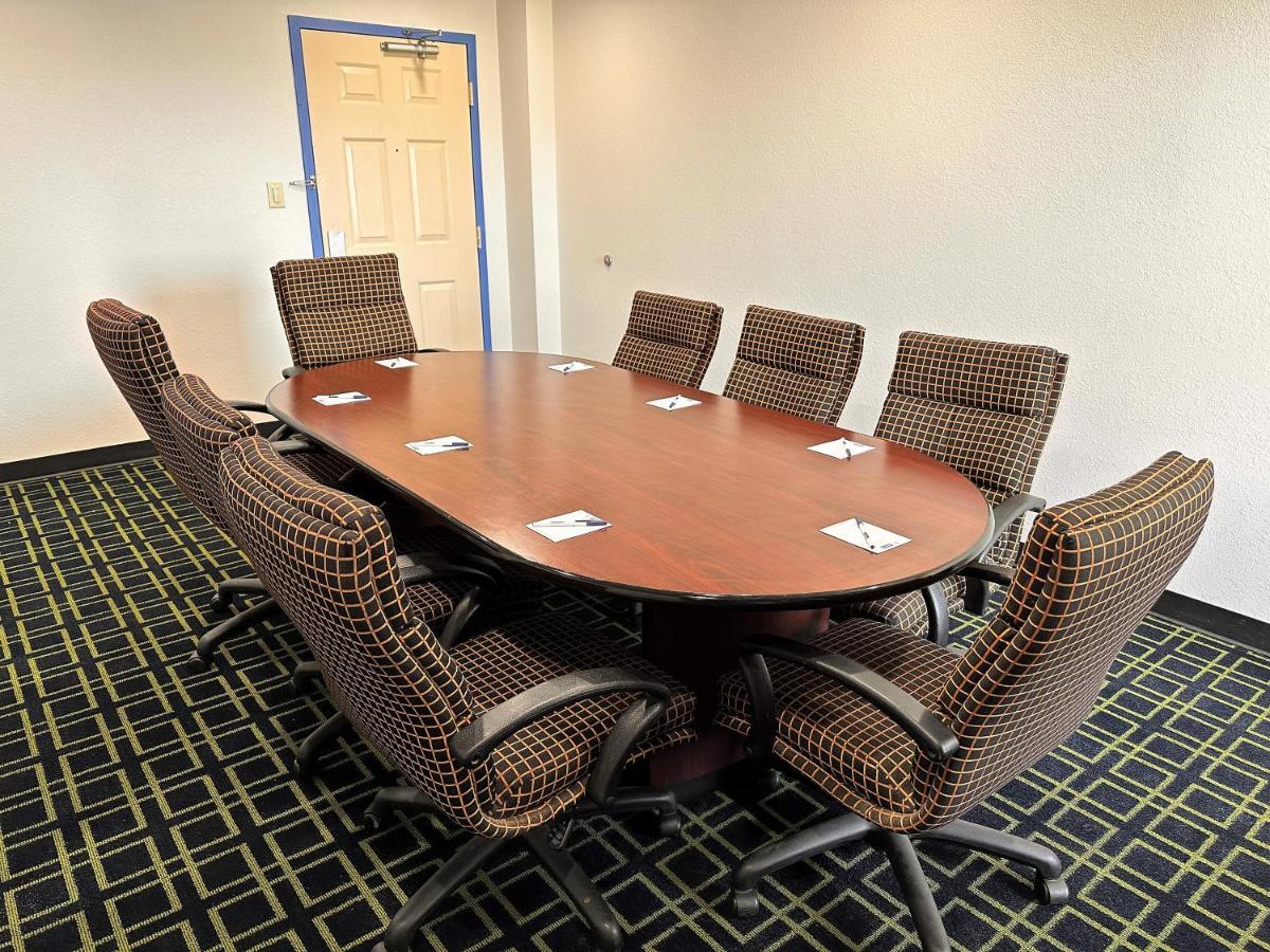Travelodge By Wyndham Fort Wayne North Extérieur photo