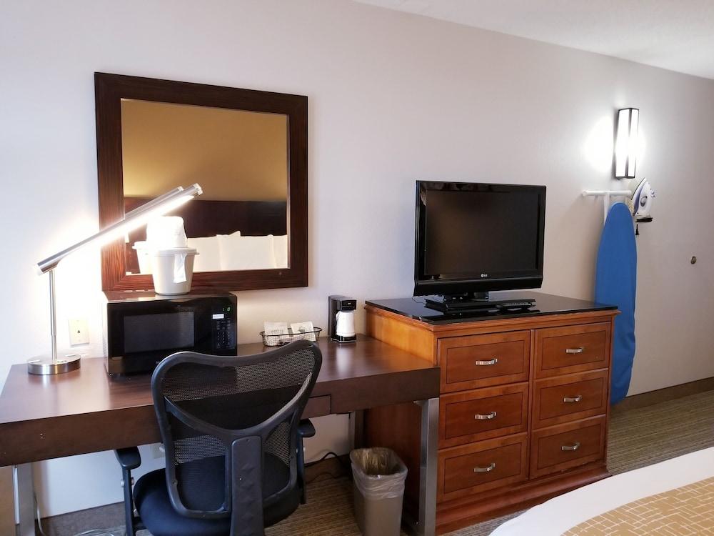 Travelodge By Wyndham Fort Wayne North Extérieur photo