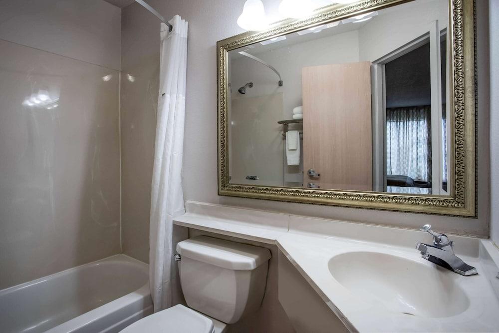 Travelodge By Wyndham Fort Wayne North Extérieur photo