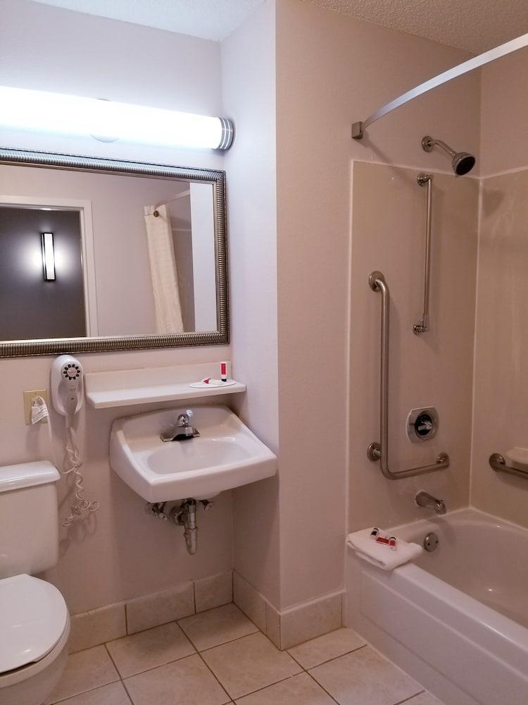 Travelodge By Wyndham Fort Wayne North Extérieur photo