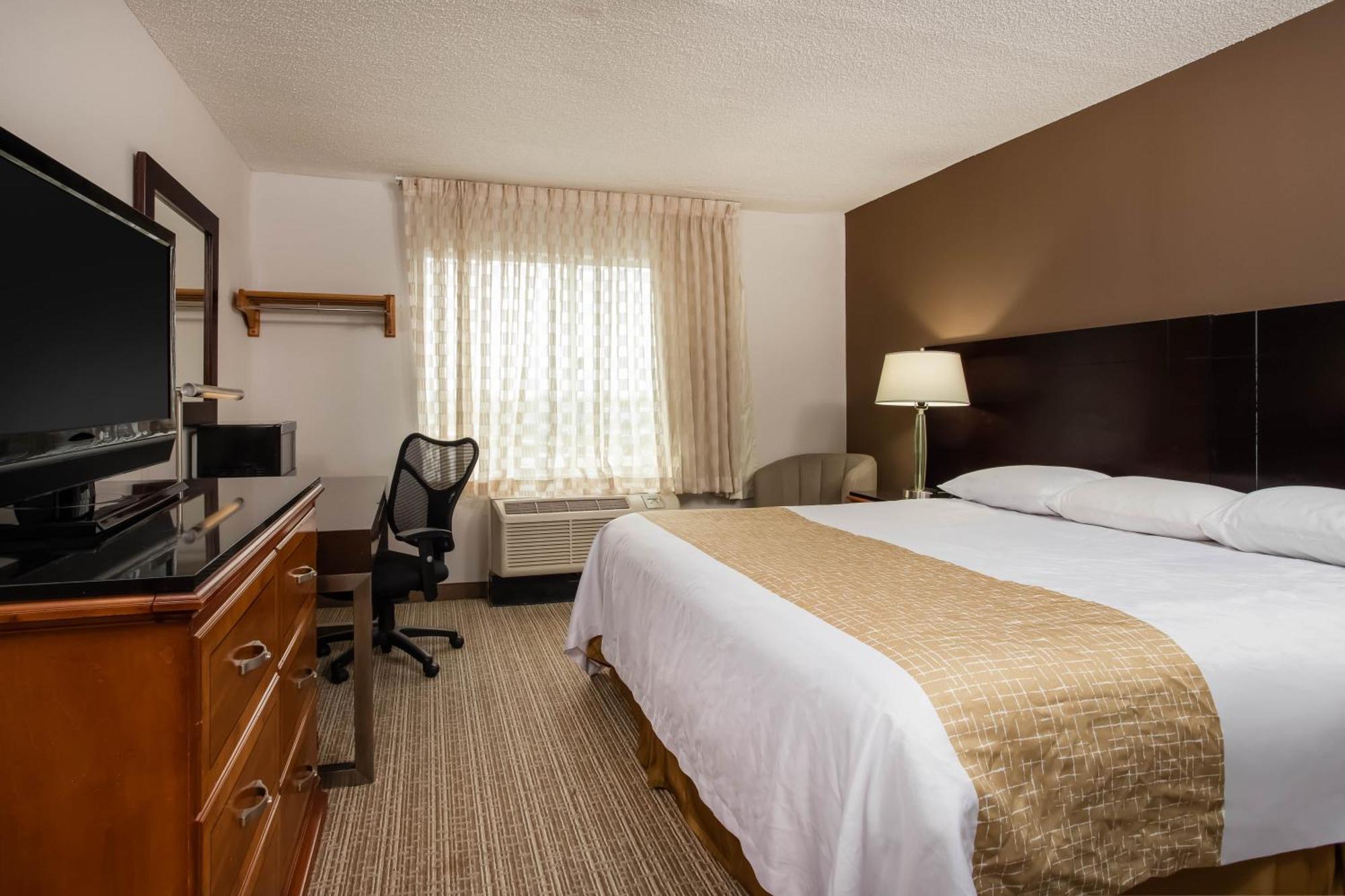 Travelodge By Wyndham Fort Wayne North Extérieur photo