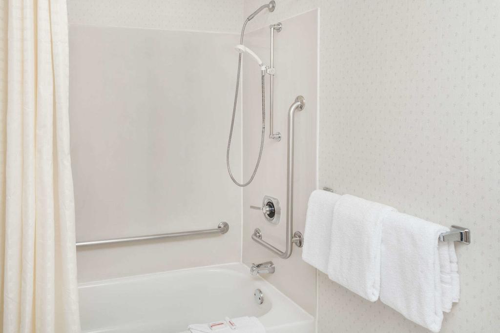 Travelodge By Wyndham Fort Wayne North Extérieur photo
